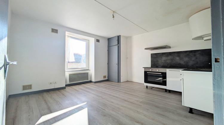 Ma-Cabane - Location Appartement PANISSIERES, 34 m²