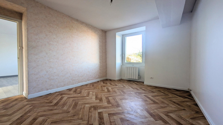 Ma-Cabane - Location Appartement PANISSIERES, 34 m²