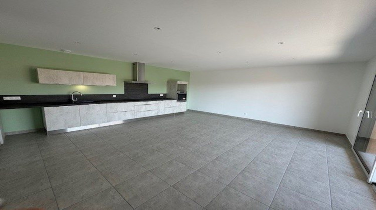 Ma-Cabane - Location Appartement Panissières, 74 m²