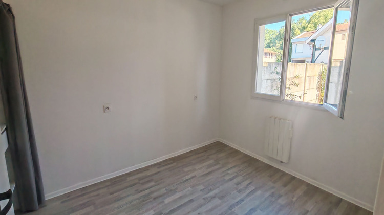 Ma-Cabane - Location Appartement PARENTIS-EN-BORN, 42 m²