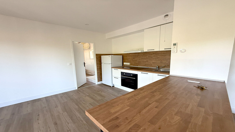 Ma-Cabane - Location Appartement PARENTIS-EN-BORN, 46 m²