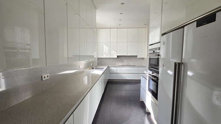 Ma-Cabane - Location Appartement PARIS 16, 230 m²