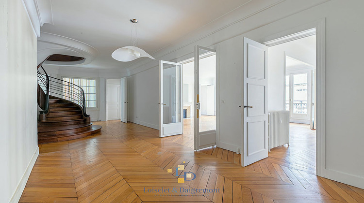Ma-Cabane - Location Appartement PARIS 7, 244 m²