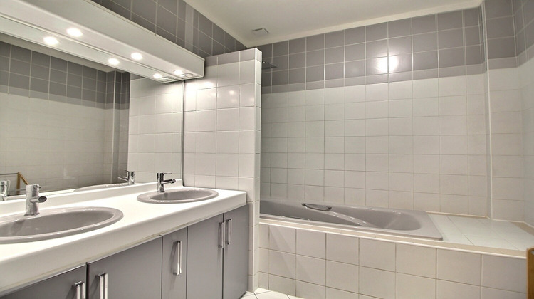 Ma-Cabane - Location Appartement PARIS 7, 142 m²