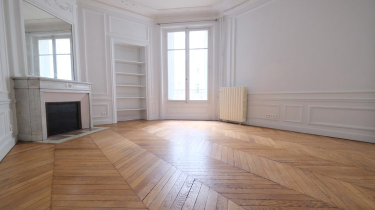 Ma-Cabane - Location Appartement Paris, 194 m²