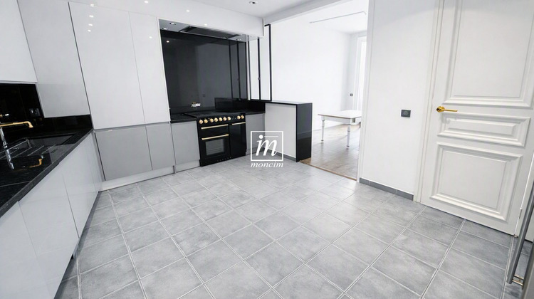 Ma-Cabane - Location Appartement Paris, 215 m²