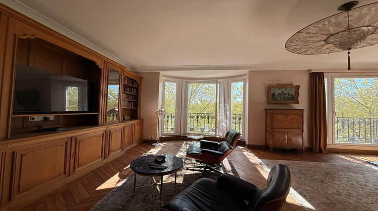 Ma-Cabane - Location Appartement Paris, 205 m²