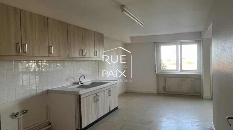 Ma-Cabane - Location Appartement Parthenay, 79 m²