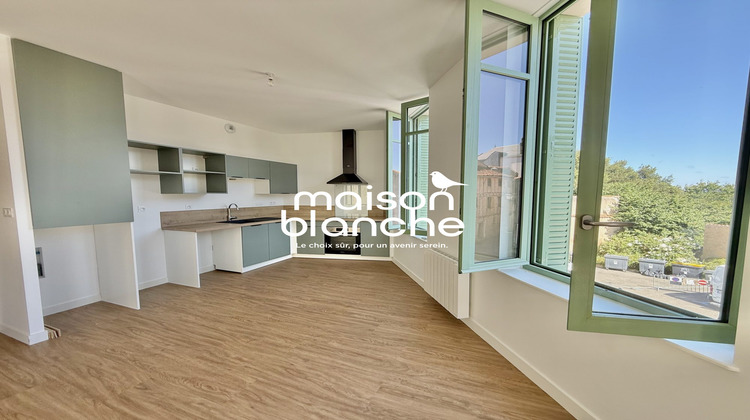 Ma-Cabane - Location Appartement Parthenay, 76 m²