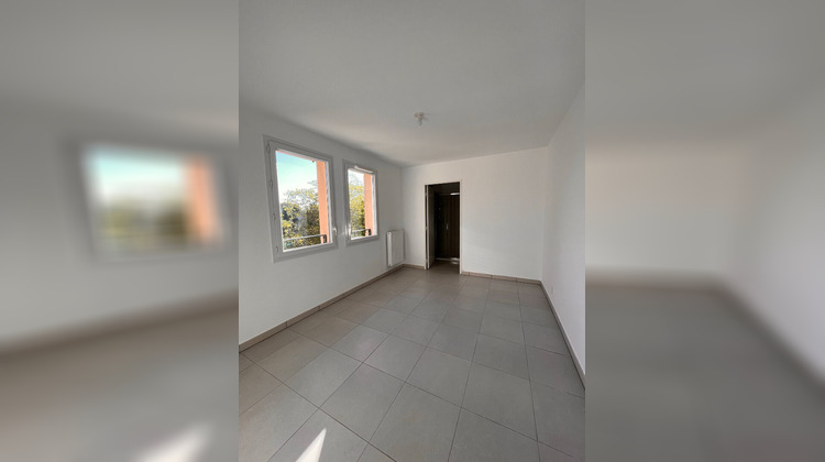 Ma-Cabane - Location Appartement PELISSANNE, 37 m²