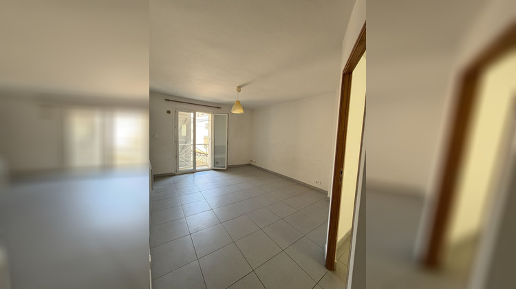 Ma-Cabane - Location Appartement PELISSANNE, 33 m²