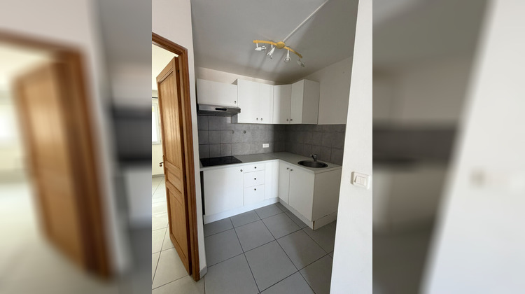 Ma-Cabane - Location Appartement PELISSANNE, 33 m²