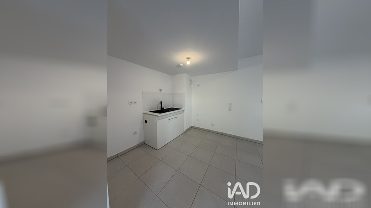 Ma-Cabane - Location Appartement Pélissanne, 37 m²