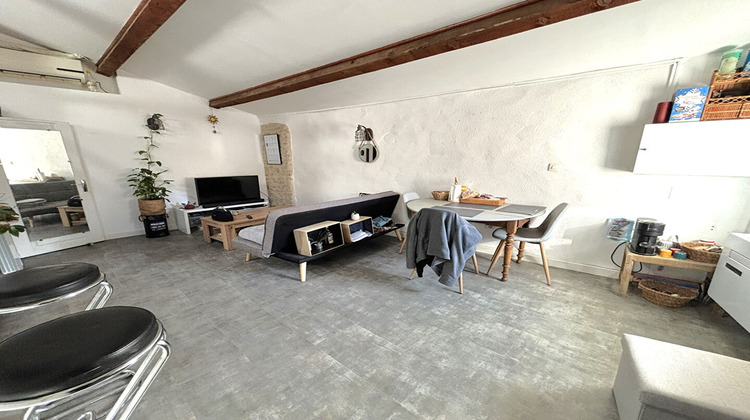 Ma-Cabane - Location Appartement PERNES-LES-FONTAINES, 34 m²