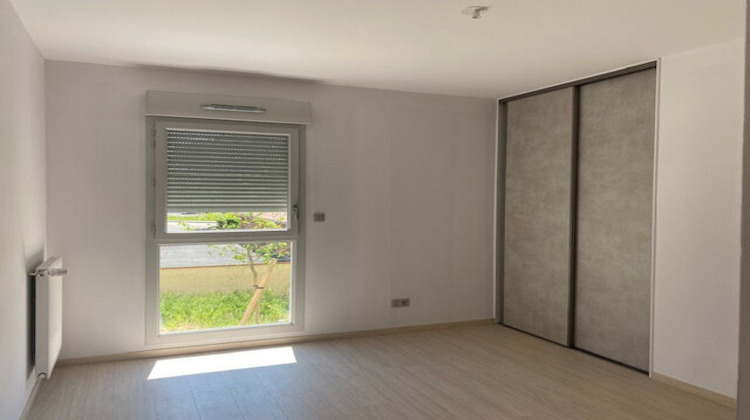 Ma-Cabane - Location Appartement PERONNAS, 68 m²