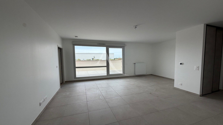 Ma-Cabane - Location Appartement PERONNAS, 45 m²