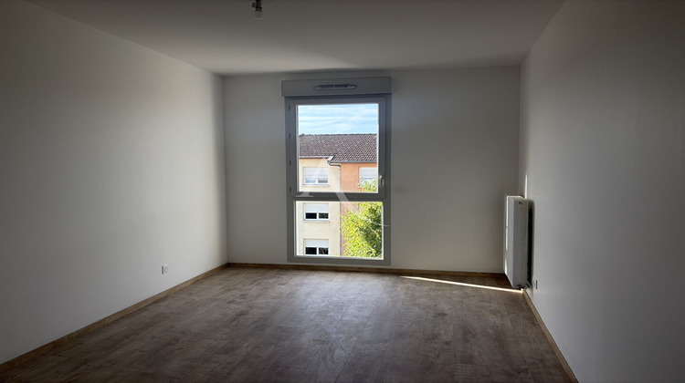 Ma-Cabane - Location Appartement PERONNAS, 45 m²