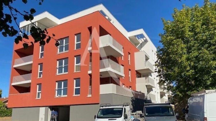 Ma-Cabane - Location Appartement PERONNAS, 45 m²