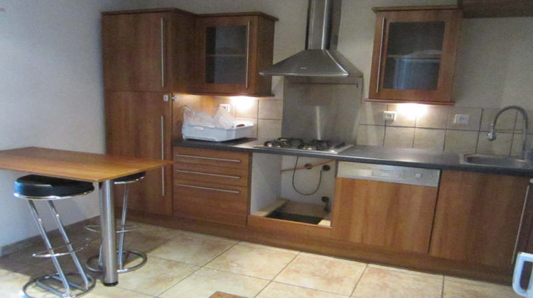 Ma-Cabane - Location Appartement PEYPIN, 57 m²