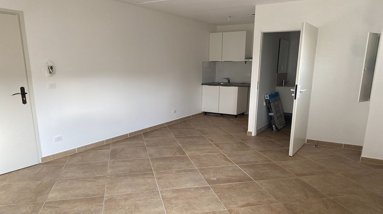 Ma-Cabane - Location Appartement PEYPIN, 20 m²