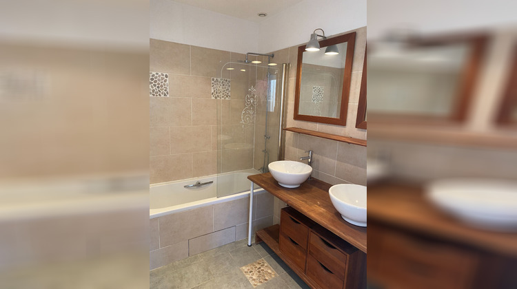 Ma-Cabane - Location Appartement PEYPIN, 81 m²