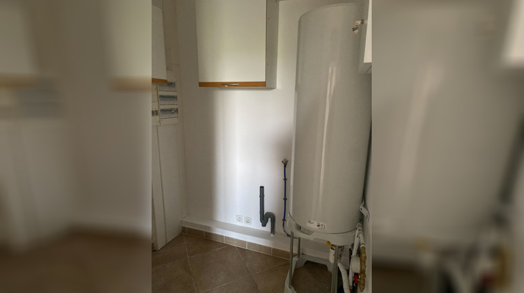 Ma-Cabane - Location Appartement PEYPIN, 81 m²