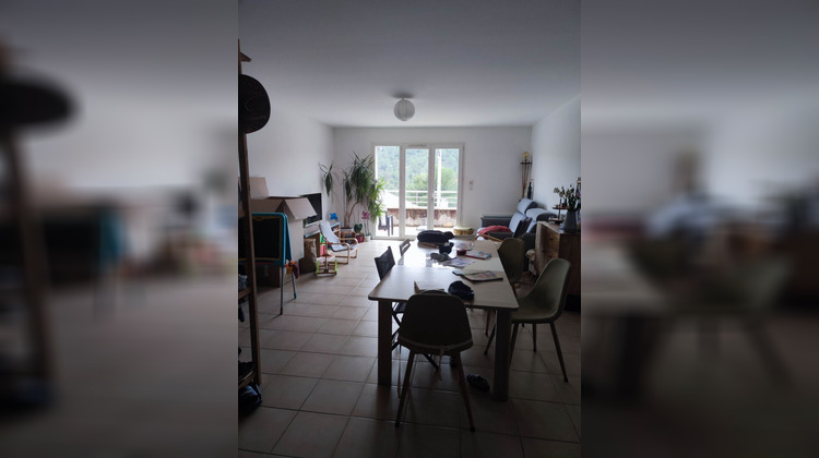 Ma-Cabane - Location Appartement PEYPIN, 77 m²