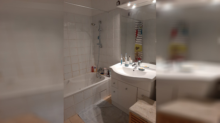 Ma-Cabane - Location Appartement PEYPIN, 77 m²