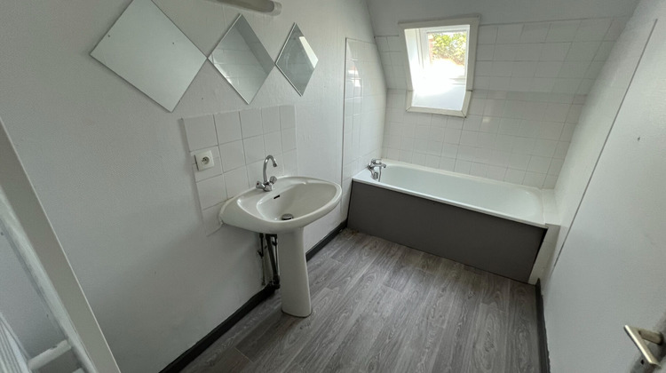 Ma-Cabane - Location Appartement PEYRIEU, 67 m²