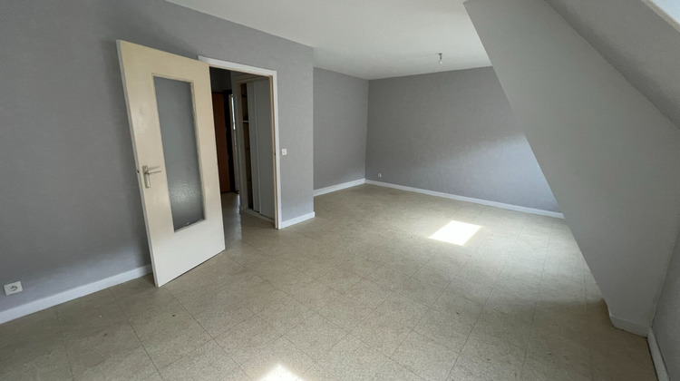 Ma-Cabane - Location Appartement PEYRIEU, 32 m²