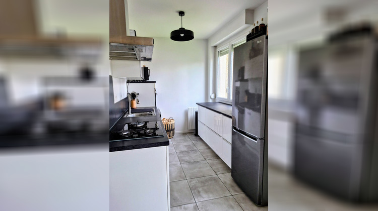 Ma-Cabane - Location Appartement PIERRE-BENITE, 66 m²