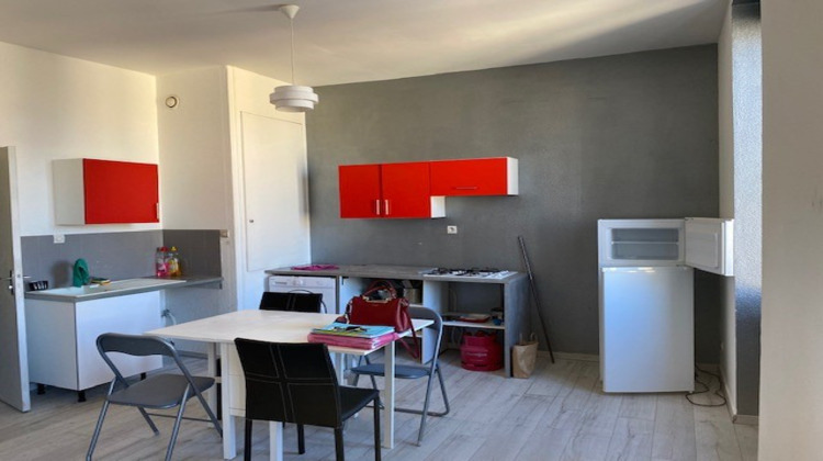 Ma-Cabane - Location Appartement Pierrelatte, 30 m²