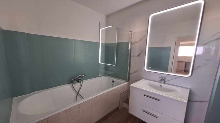 Ma-Cabane - Location Appartement PIERRELATTE, 57 m²