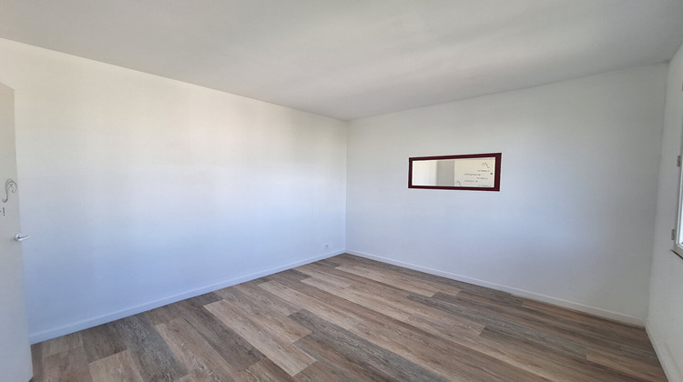 Ma-Cabane - Location Appartement PIERRELATTE, 57 m²