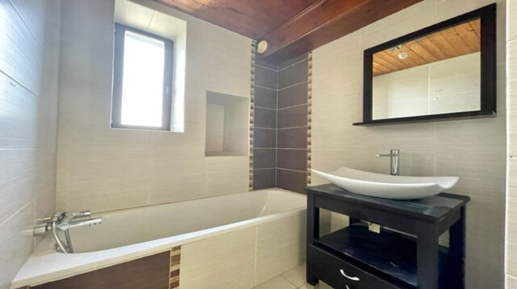 Ma-Cabane - Location Appartement PLAN-D'ORGON, 68 m²