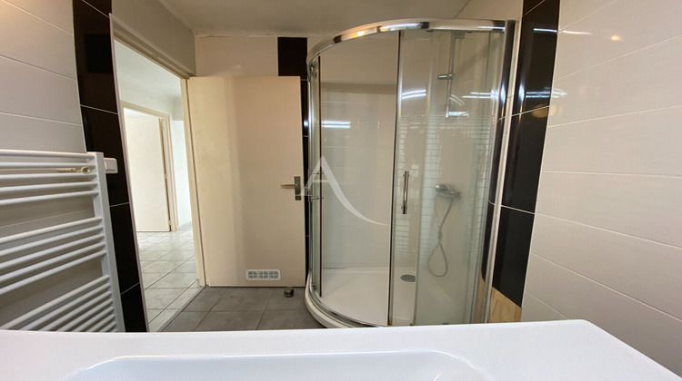 Ma-Cabane - Location Appartement PLESSE, 65 m²