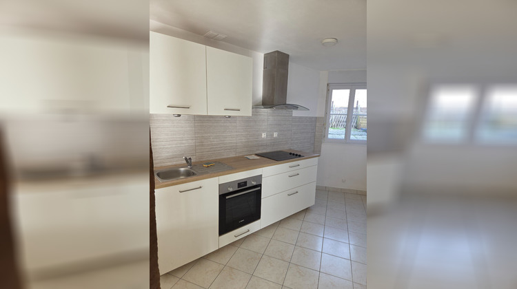 Ma-Cabane - Location Appartement POMMERIEUX, 74 m²