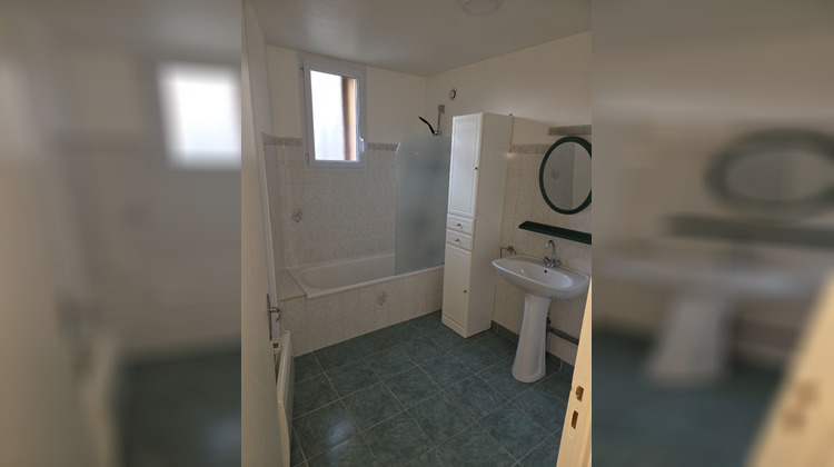 Ma-Cabane - Location Appartement POMMERIEUX, 74 m²