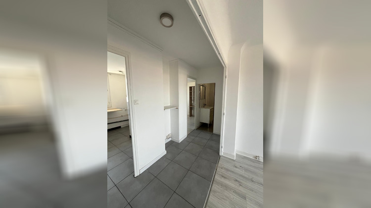 Ma-Cabane - Location Appartement Pont-de-Chéruy, 62 m²