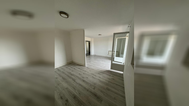 Ma-Cabane - Location Appartement Pont-de-Chéruy, 62 m²