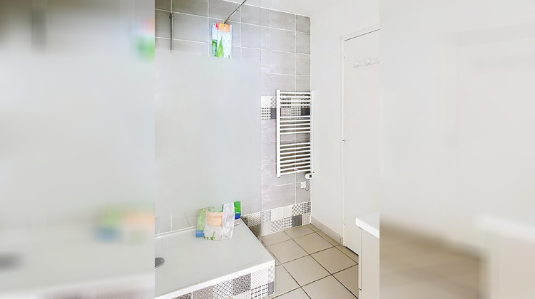 Ma-Cabane - Location Appartement Pont-du-Chateau, 57 m²