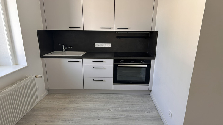 Ma-Cabane - Location Appartement PONTARLIER, 76 m²