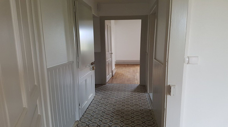 Ma-Cabane - Location Appartement PONTARLIER, 77 m²