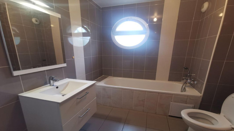 Ma-Cabane - Location Appartement PONTAULT COMBAULT, 54 m²