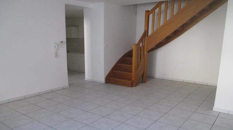 Ma-Cabane - Location Appartement PORT SUR SAONE, 73 m²