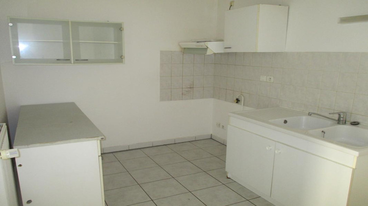 Ma-Cabane - Location Appartement PORT SUR SAONE, 73 m²