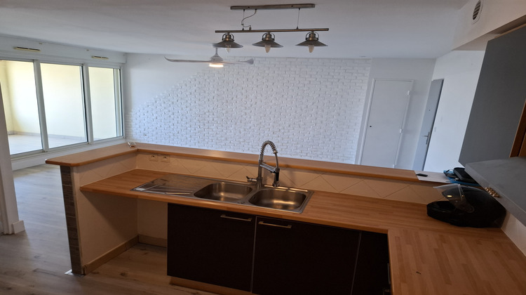 Ma-Cabane - Location Appartement Possession, 75 m²