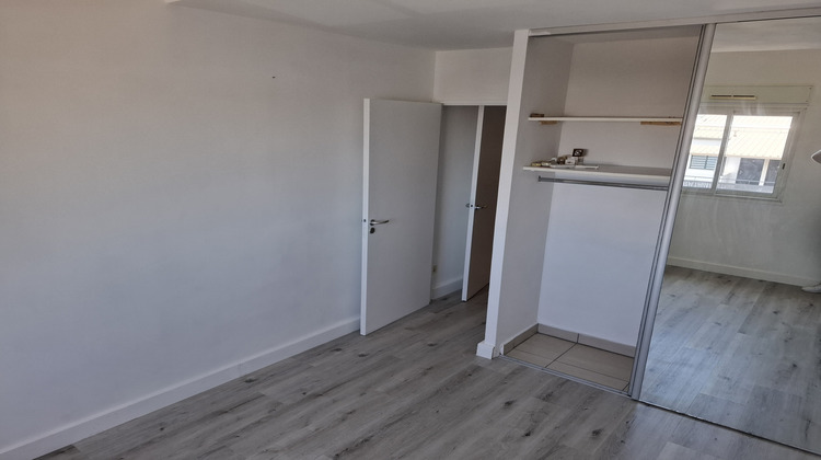 Ma-Cabane - Location Appartement Possession, 75 m²