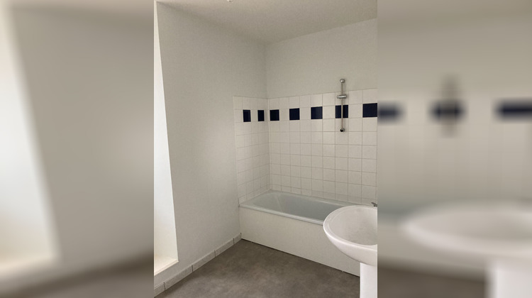 Ma-Cabane - Location Appartement PREAUX, 90 m²