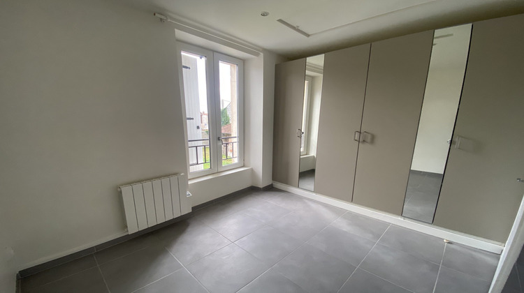 Ma-Cabane - Location Appartement Puiseaux, 28 m²